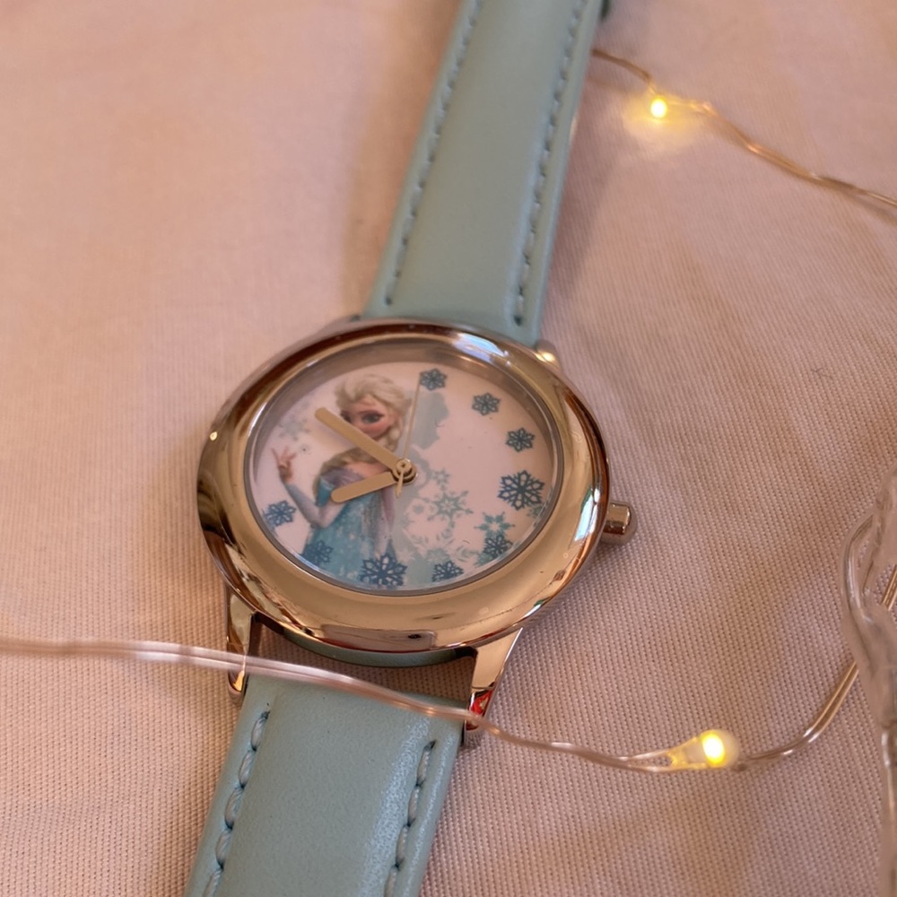 ❄️FROZEN Elsa Watch❄️ - Picture 2 of 10